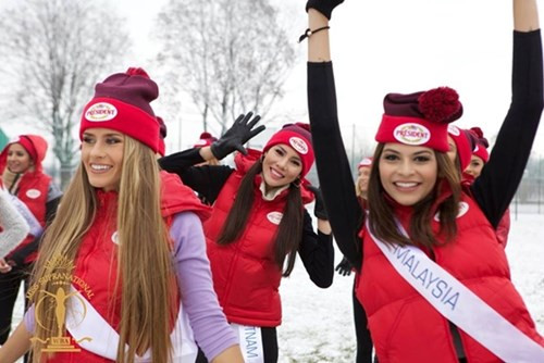 Hoa hậu Siêu quốc gia 2015: Lệ Quyên dẫn đầu trong cuộc đua Best of Social Media