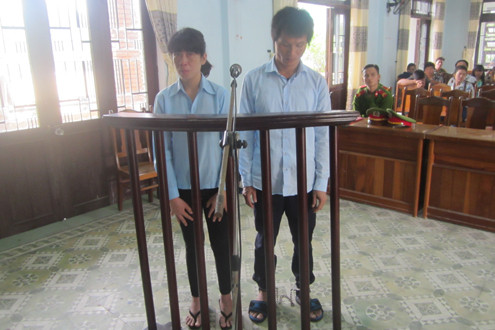 Cặp vợ chồng “hờ” cùng vào tù vì gieo rắc cái chết trắng