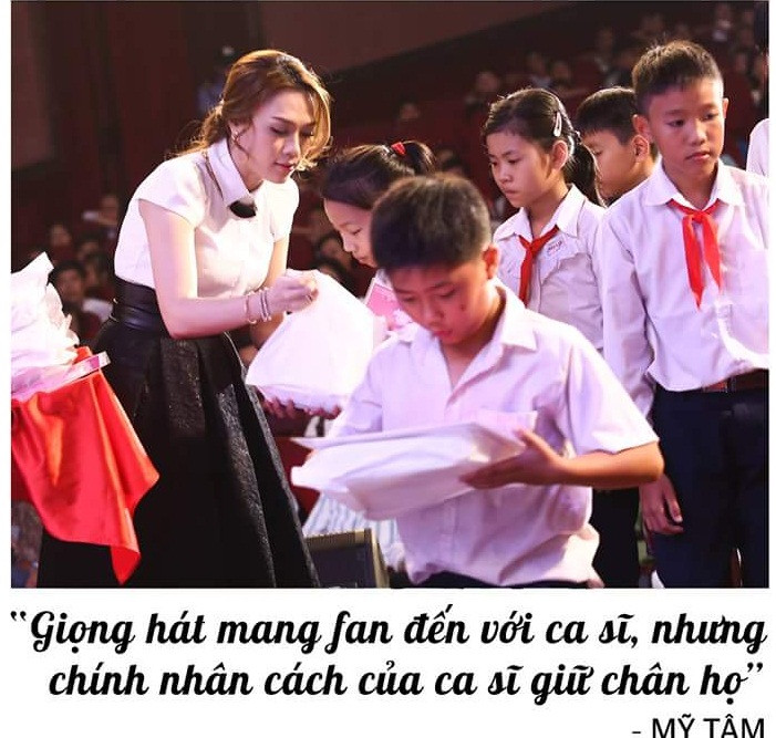 10 ảnh hot facebook nhà sao Việt ngày 29/11