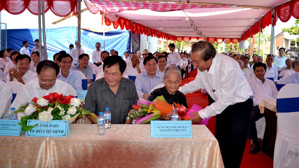 Bí thư TW Đảng, Chánh án TANDTC Trương Hòa Bình dự Lễ khởi công xây dựng cầu Tắc Cạn