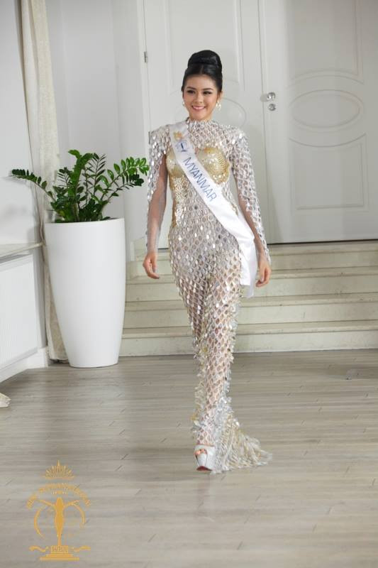 Hoa hậu Siêu quốc gia 2015: Lệ Quyên lọt top 10 trang phục dạ hội đẹp nhất