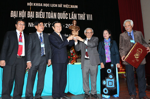 Chủ tịch nước đề nghị Hội Khoa học Lịch sử Việt Nam sớm hoàn thành bộ “quốc sử” 