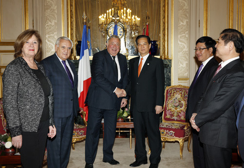 Thủ tướng Nguyễn Tấn Dũng hội kiến Chủ tịch Thượng viện và Hạ viện Pháp