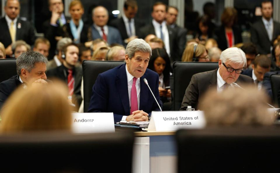 John Kerry: Chiến dịch không kích đơn độc không thể đánh bại IS
