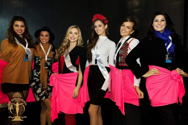 Hoa hậu Siêu quốc gia 2015: Lệ Quyên diện áo dài trong đêm Chung kết
