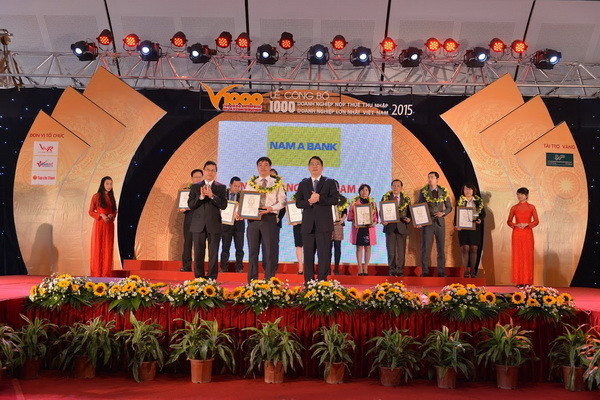 Nam A Bank được vinh danh Top 50 doanh nghiệp đạt thành tựu xuất sắc 2011-2015