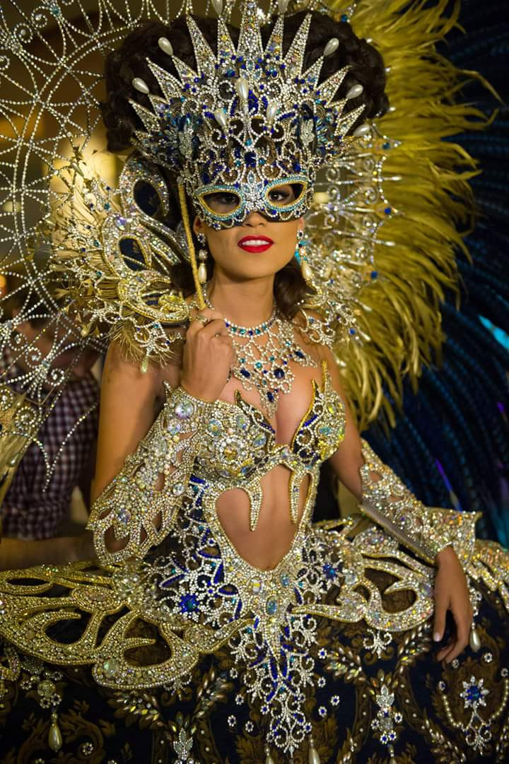 Chiêm ngưỡng những bộ trang phục truyền thống cầu kỳ tại Miss Universe 2015