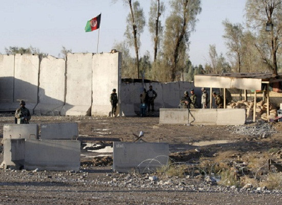 Sân bay Afghanistan bị Taliban tấn công, hơn 40 người thiệt mạng