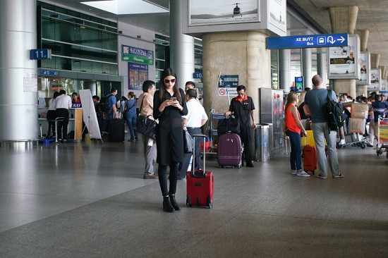 Chà Mi rạng rỡ trở lại Việt Nam sau khi trúng nhiều quảng cáo tại Milan