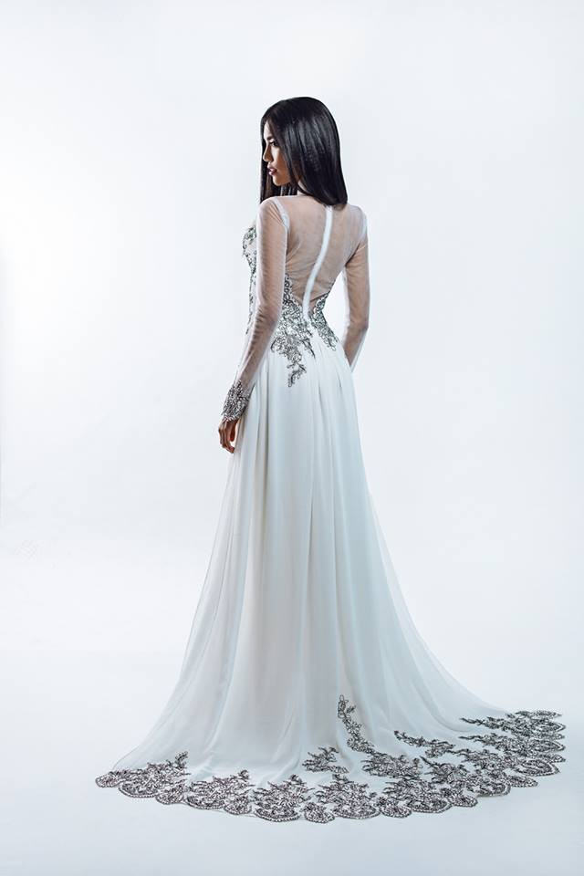 Lan Khuê khoe trang phục dạ hội trước đêm Chung kết Miss World 2015