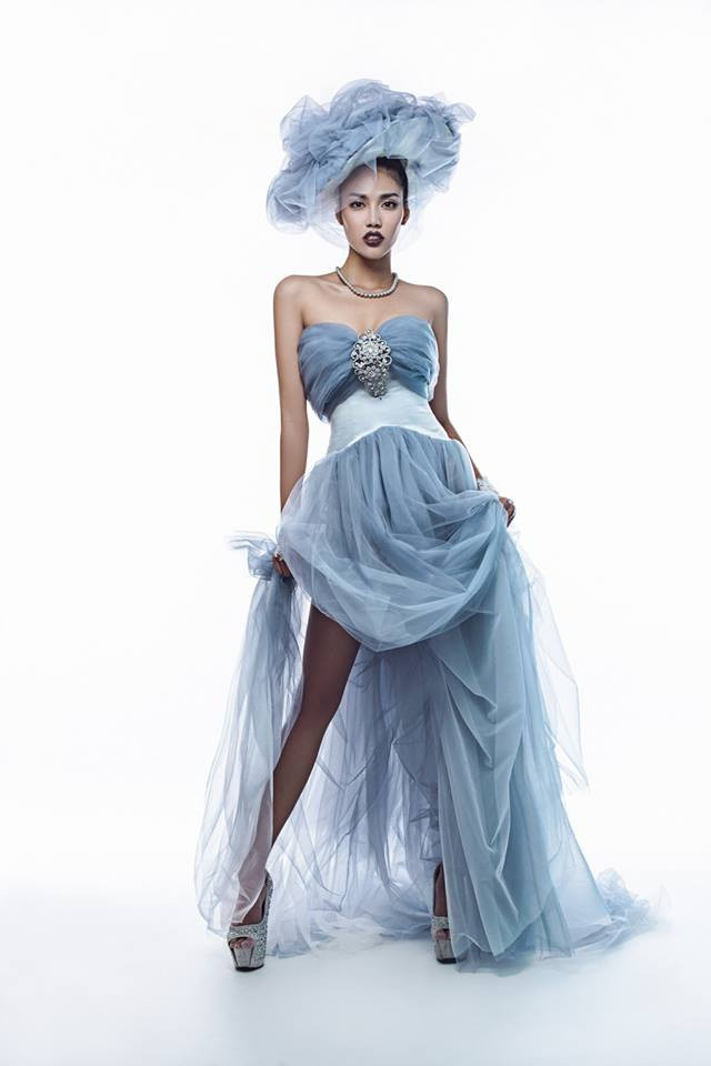 Lan Khuê khoe trang phục dạ hội trước đêm Chung kết Miss World 2015