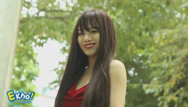 Hot girl cảnh nóng Linh Miu đỏng đảnh đốn tim fan trong 