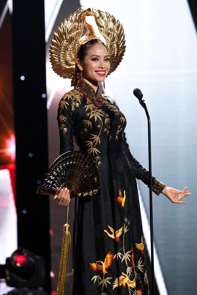 Phạm Hương mặc quốc phục tại Bán kết Miss Universe 2015