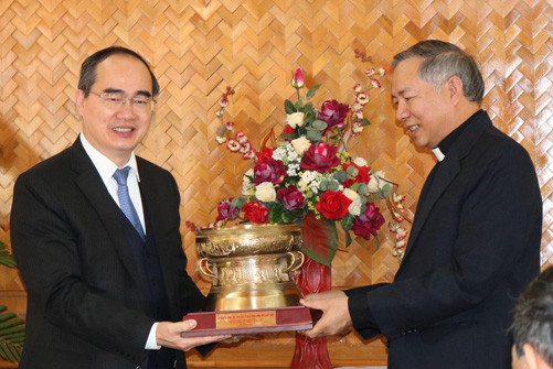 Chủ tịch Ủy ban Trung ương MTTQVN chúc mừng Giáng sinh tại Đắk Lắk