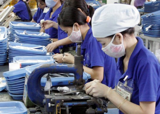Tin tức kinh tế ngày 27/12: Chỉ số sản xuất công nghiệp năm 2015 tăng 9,8%
