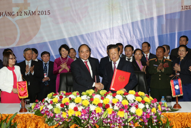 Tin tức thời sự ngày 27/12: Việt Nam-Lào ký kết nhiều văn bản hợp tác quan trọng