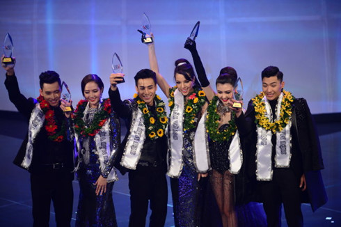 MC Anh Quân đọc nhầm số tiền thưởng của Giải Vàng Siêu mẫu Việt Nam 2015