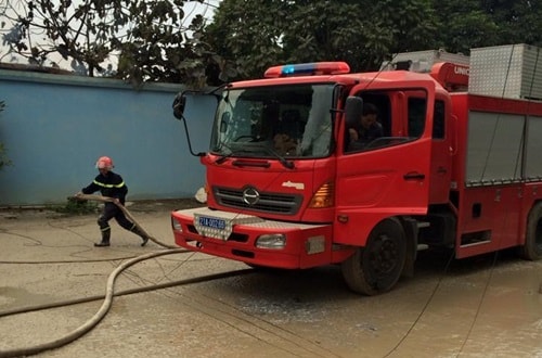 Yên Bái: Cháy dữ dội thiêu rụi một nhà hàng