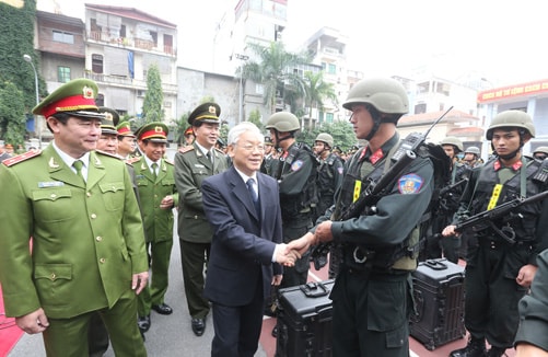 Tổng Bí thư thăm, kiểm tra công tác sẵn sàng chiến đấu của Bộ Tư lệnh Cảnh sát cơ động 