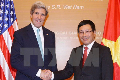 Tin tức thời sự 6/1: Bộ trưởng Ngoại giao Việt Nam-Hoa Kỳ điện đàm về Biển Đông