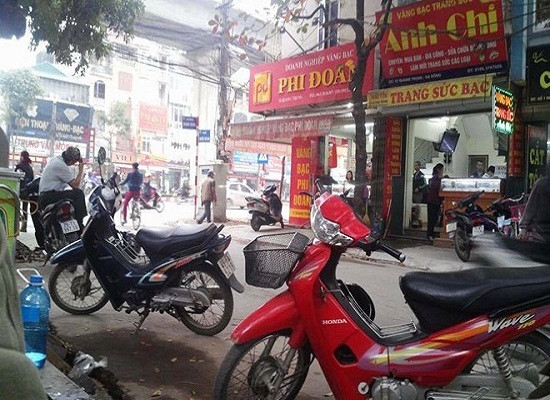 Ráo riết truy bắt kẻ cướp xe ô tô chở vàng ở Hà Nội