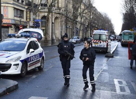 Pháp: Bị bắn chết vì tấn công bằng đai bom giả