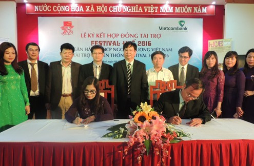 Vietcombank tài trợ 3 tỷ đồng cho Festival Huế 2016