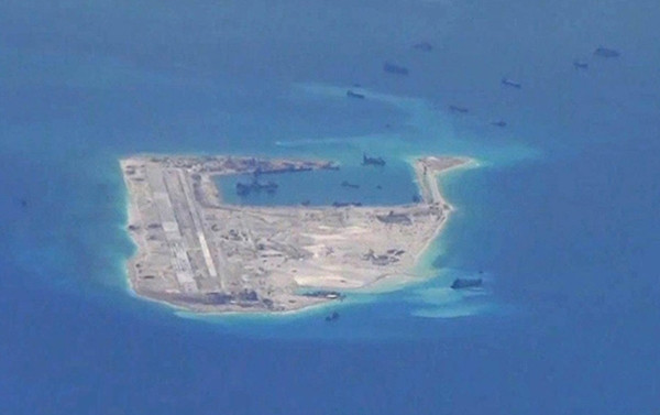 Tin tức thời sự nổi bật 10/1: Thế giới phản đối máy bay Trung Quốc hạ cánh ở Biển Đông