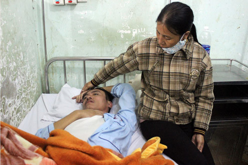 Quảng Bình: Trưởng thôn bị côn đồ hành hung nhập viện