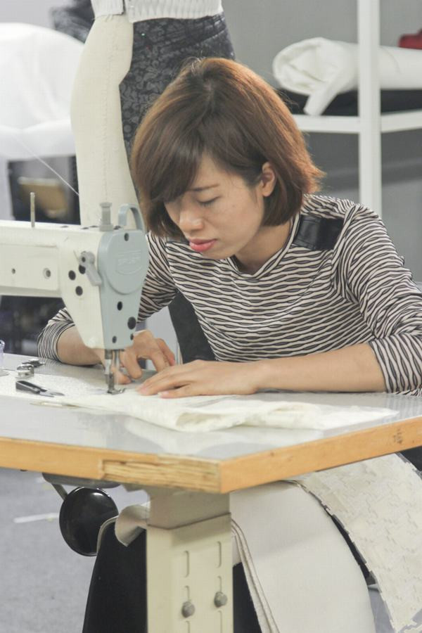 Cô gái khuyết tật sẽ là quán quân Project Runway Vietnam 2015
