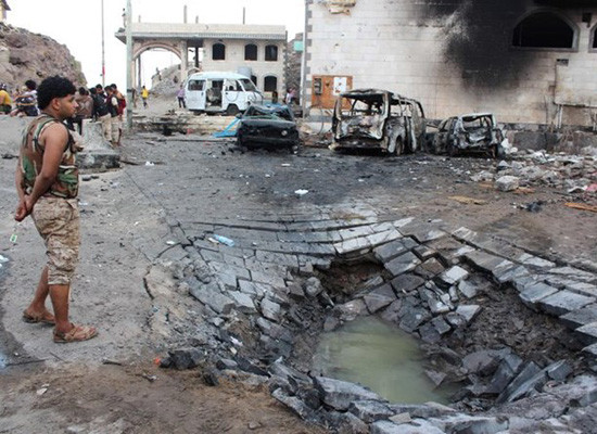 IS nhận trách nhiệm đánh bom xe gần phủ Tổng thống Yemen