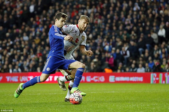 Cận cảnh Oscar tỏa sáng, giúp Chelsea hủy diệt MK Dons