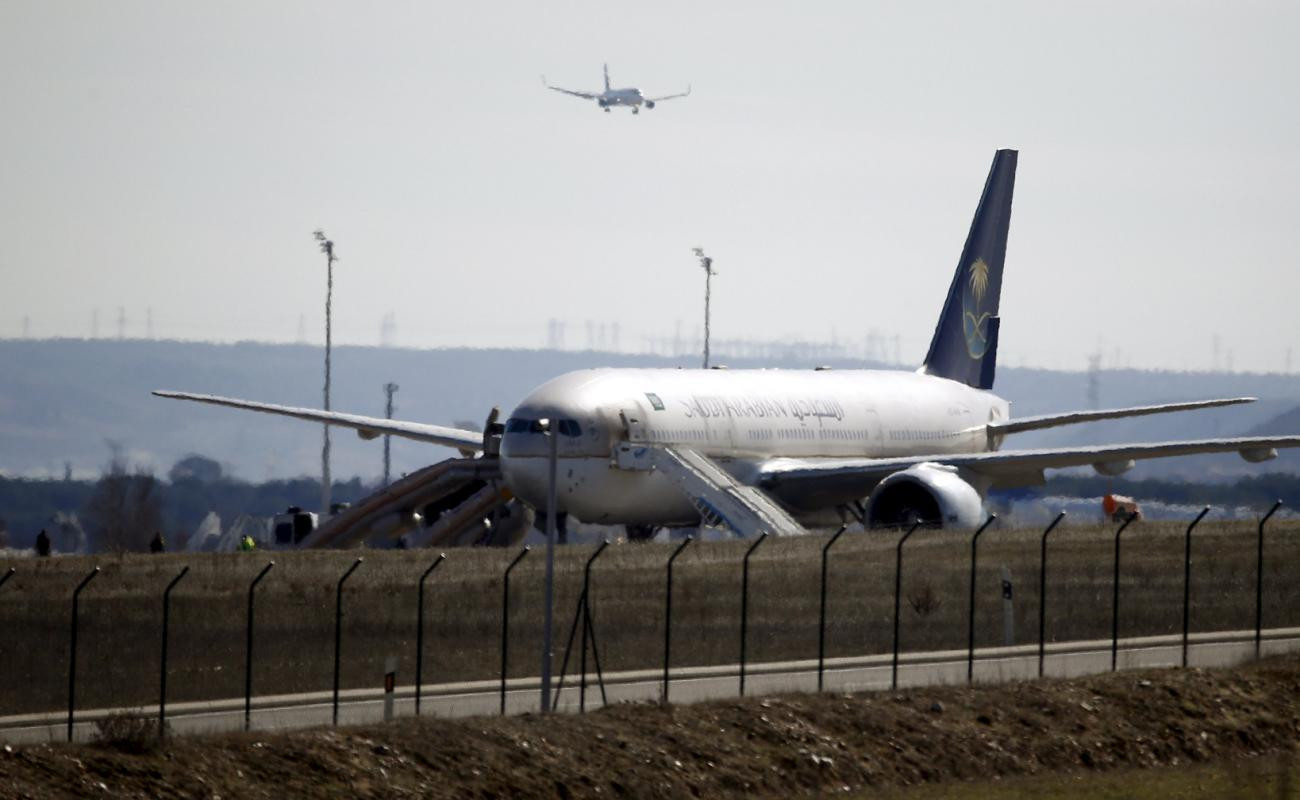 Tây Ban Nha: Sơ tán hành khách khỏi máy bay vì bị... lừa có bom