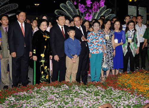 Chủ tịch nước Trương Tấn Sang dự khai mạc Đường hoa Nguyễn Huệ 