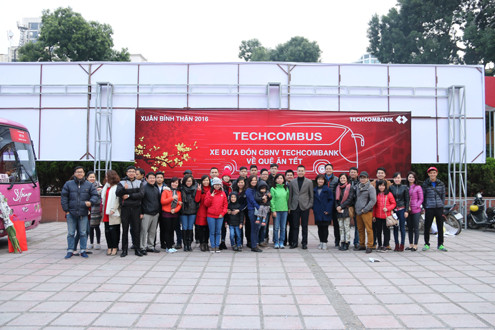 Techcombank tiếp tục duy trì chương trình Techcombus - đưa đón CBNV về quê đón Tết