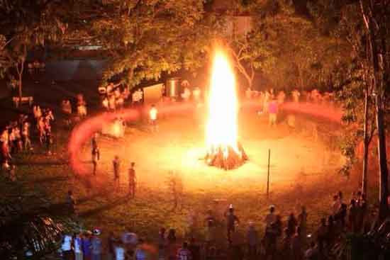 Tục giữ lửa đêm 30 Tết và cúng thần sấm của người Thái ở xứ Nghệ