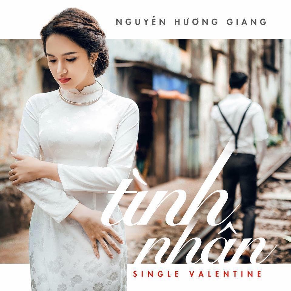 Hương Giang Idol tình tứ với 