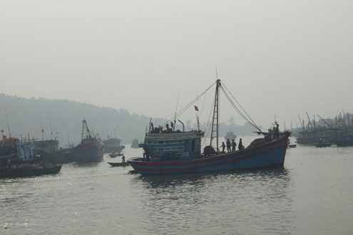 Nghệ An: Tàu cá gặp nạn, 9 thuyền viên được cứu kịp thời