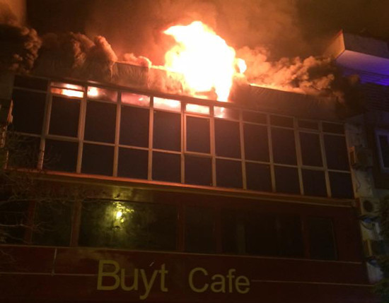 Hà Nội: Quán cà phê vừa mở cửa sau Tết đã bốc cháy dữ dội