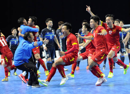 Tin tức thể thao 19/2: FIFA chúc mừng thành tích của futsal Việt Nam