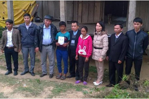 TAND huyện Đakrông thăm và trợ giúp địa chỉ nhân đạo