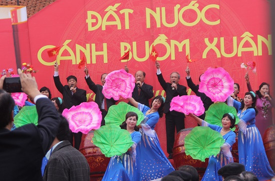 Ngày thơ Việt Nam 2016: Giương cao cánh buồm lộng gió