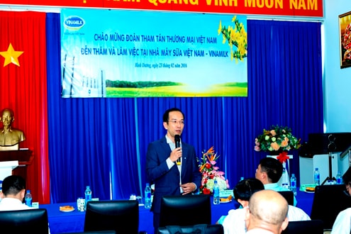 Các Tham tán thương mại, Công sứ Việt Nam tại các nước về thăm siêu nhà máy sữa của Vinamilk