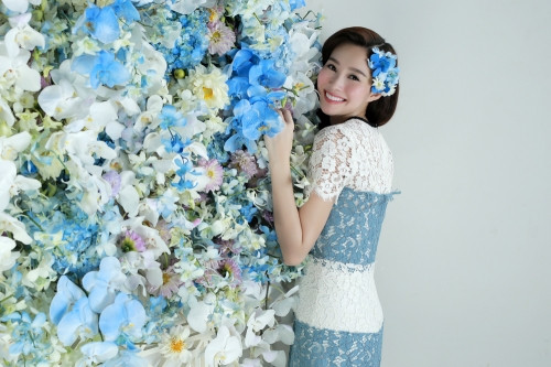 Hoa hậu Đặng Thu Thảo thu hút mọi ánh nhìn với trang phục ngàn hoa