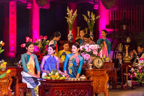 Lễ hội áo dài 2016 tôn vinh giá trị văn hóa truyền thống gia đình Việt