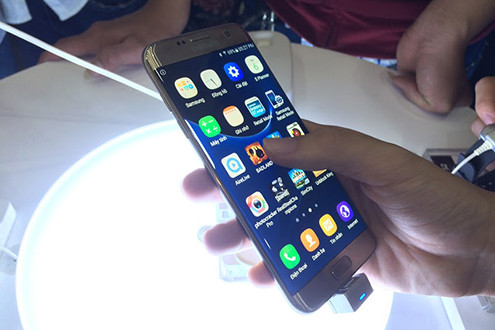 Người dùng trải nghiệm Galaxy S7 trước ngày phát hành