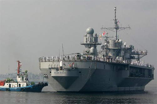Mỹ điều tàu sân bay cùng một soái hạm tới Biển Đông