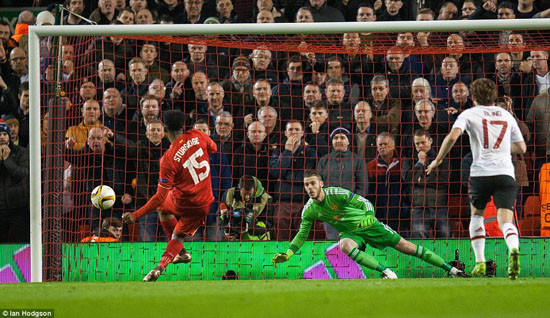 Liverpool 2-0 M.U: Quỷ đỏ không lối thoát