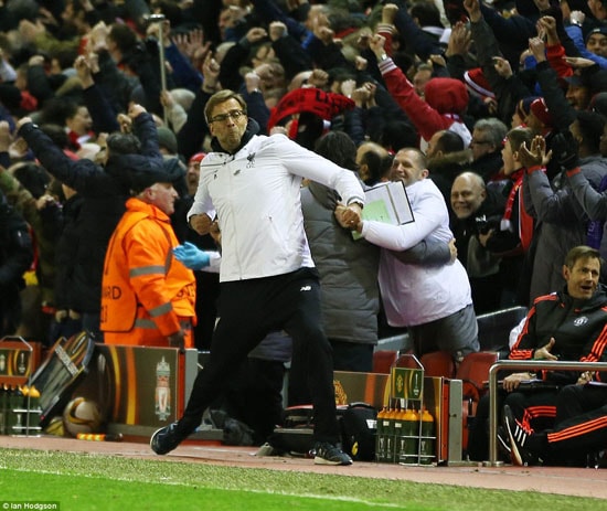 Liverpool 2-0 M.U: Quỷ đỏ không lối thoát