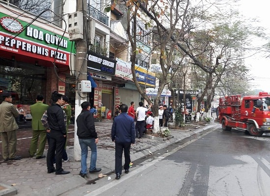 Hà Nội: Khống chế thành công đám cháy ở tòa nhà bán đồ ăn nhanh